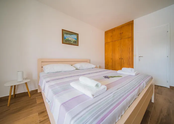 4446b דירה לומבארדה